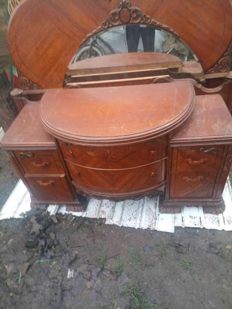 antique dresser - Osage, Oklahoma - FleaMarketBay