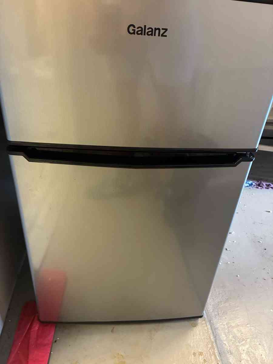 mini fridge - Virginia Beach, Virginia