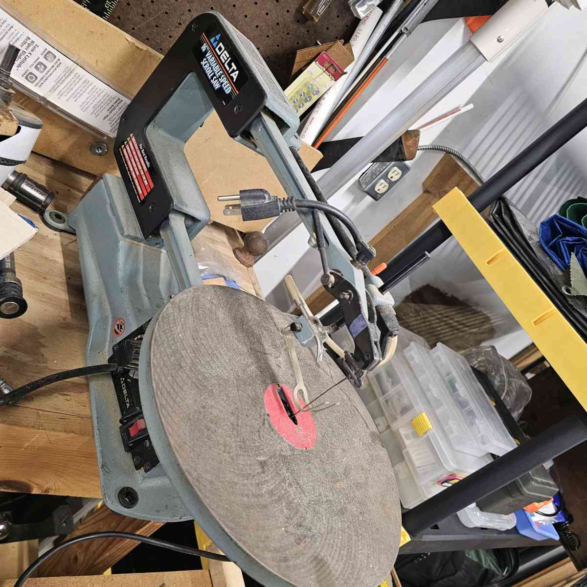 16inch Delta variable speed scroll saw - Doylestown, Ohio