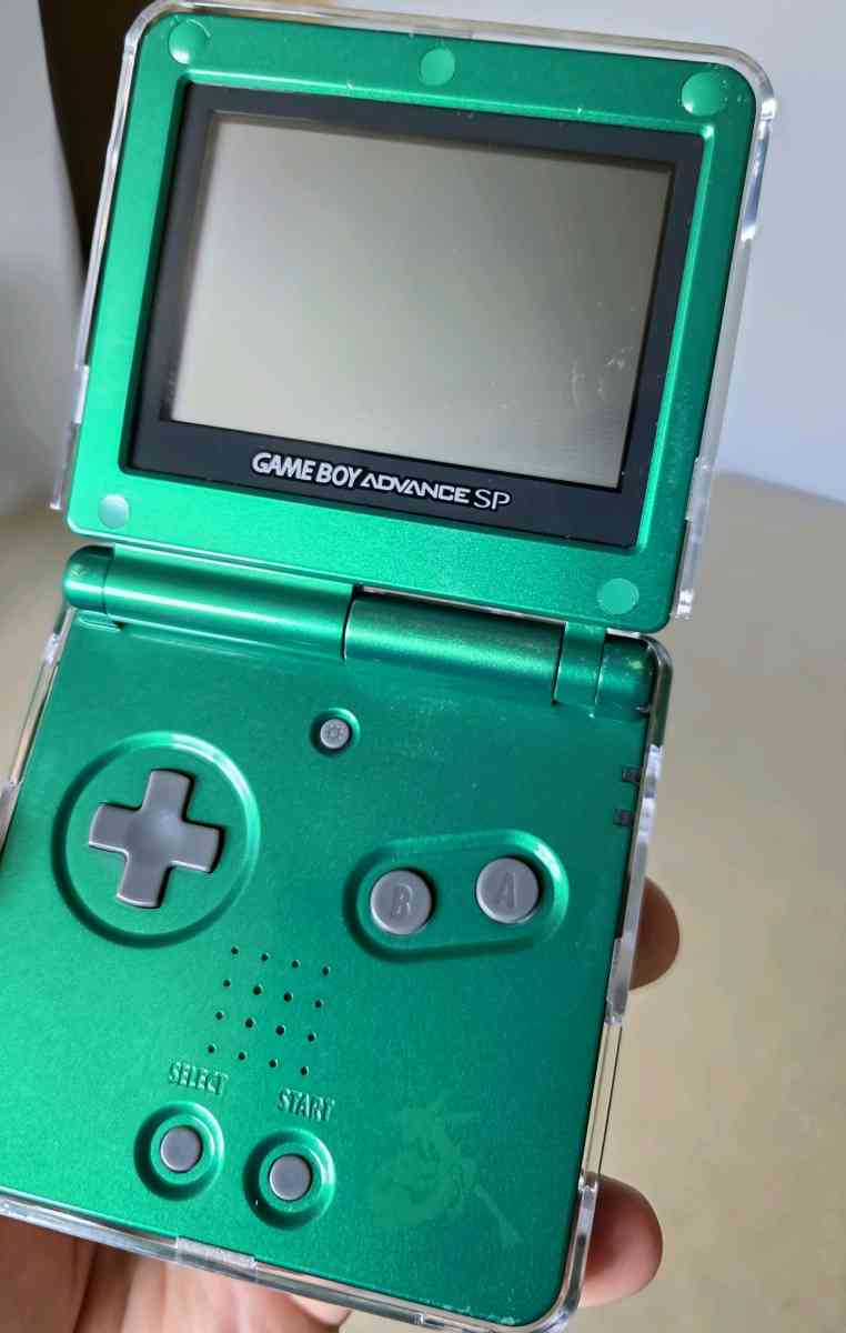Gameboy advance sp Ags001 Emerald edition - Bronx, New York - FleaMarketBay