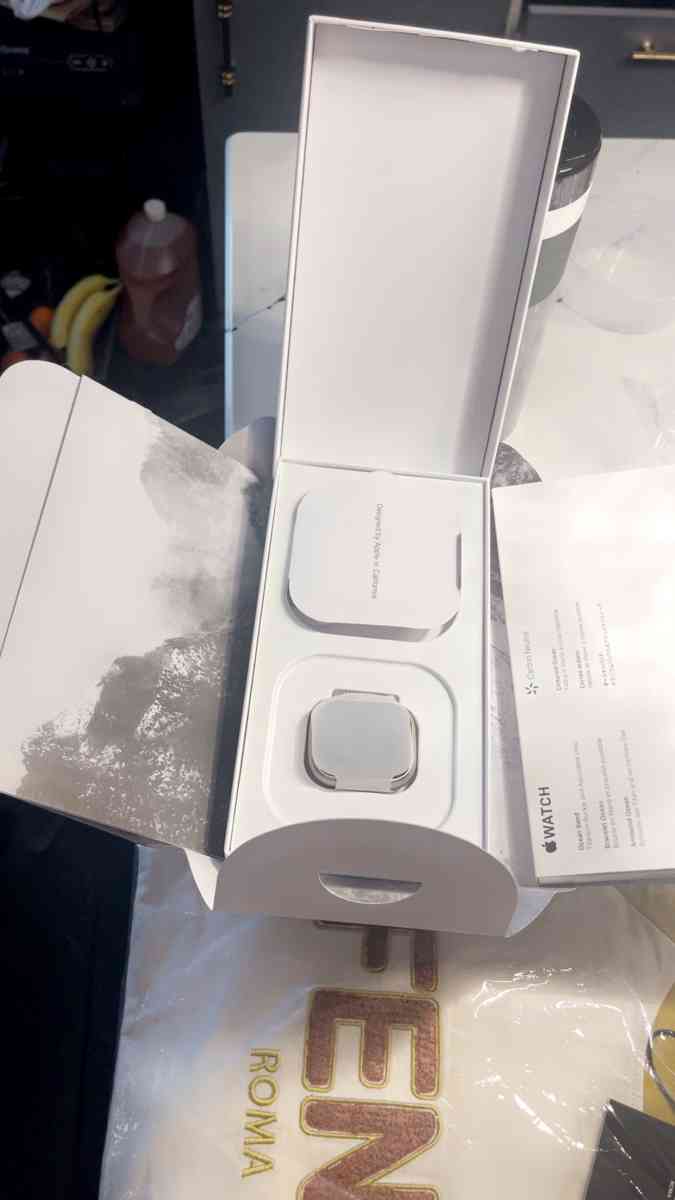 Apple Watch Ultra 2 49mm - Floral Park, New York - FleaMarketBay