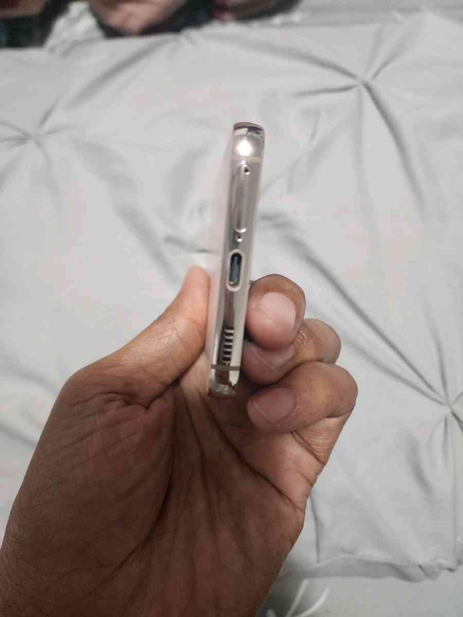 Samsung galaxy S22 pink tmobile unlocked - Alexander, New York - FleaMarketBay