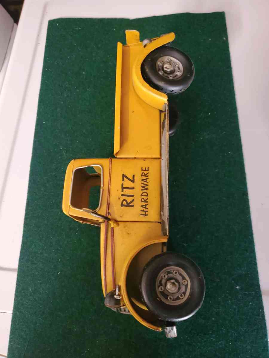 Vintage Ritz Truck - Mary Esther, Florida - FleaMarketBay