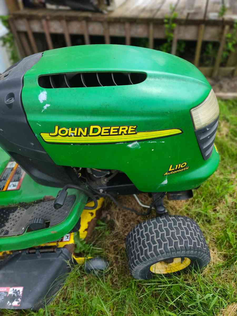 John Deere riding mower - Beckley, West Virginia - FleaMarketBay