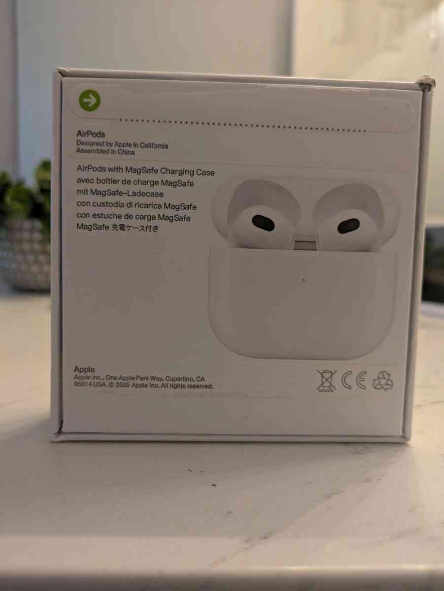 Airpods - Pompano Beach, Florida - FleaMarketBay