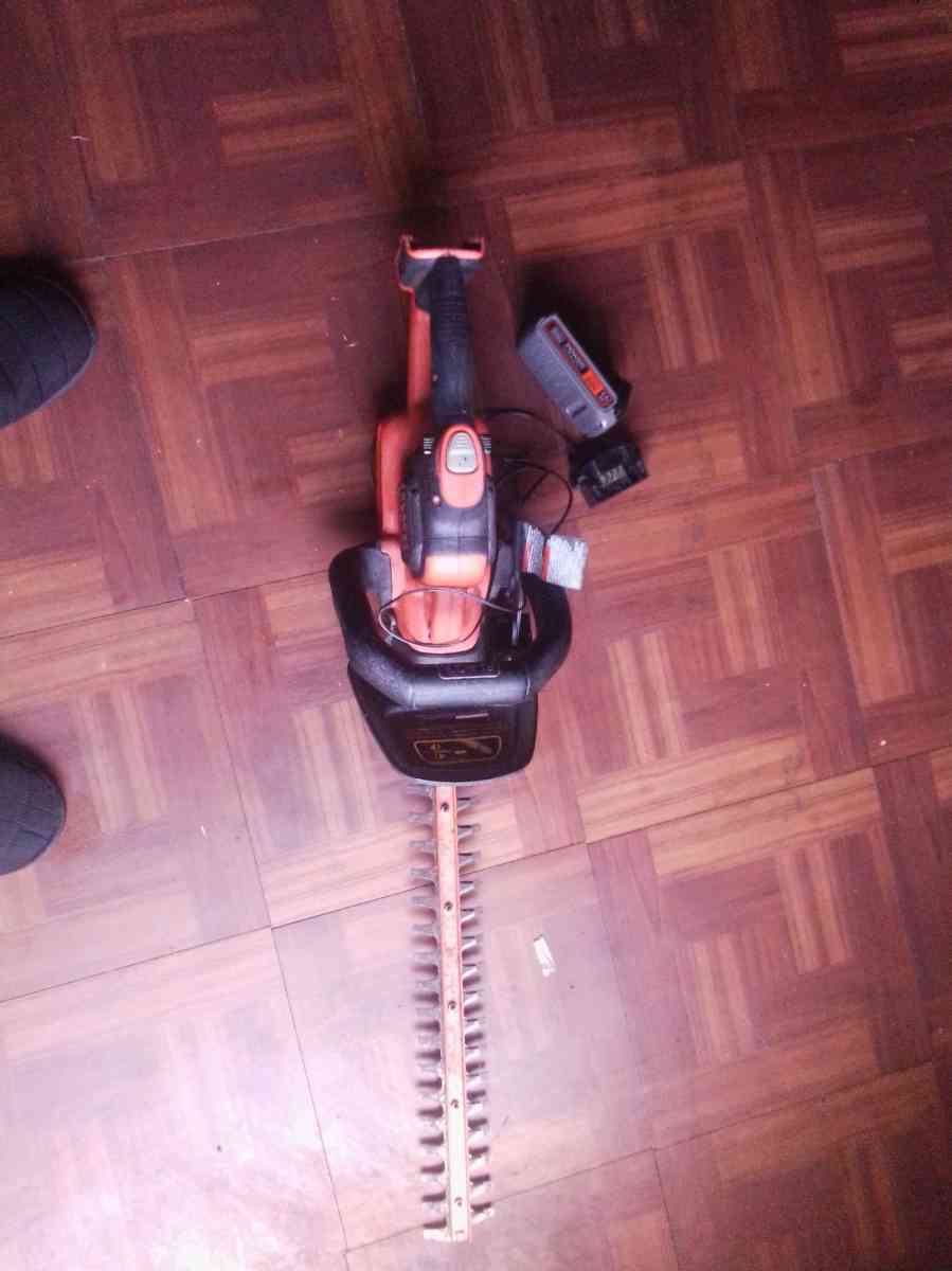 Electric Hedge Trimmers - Tallahassee, Florida - FleaMarketBay