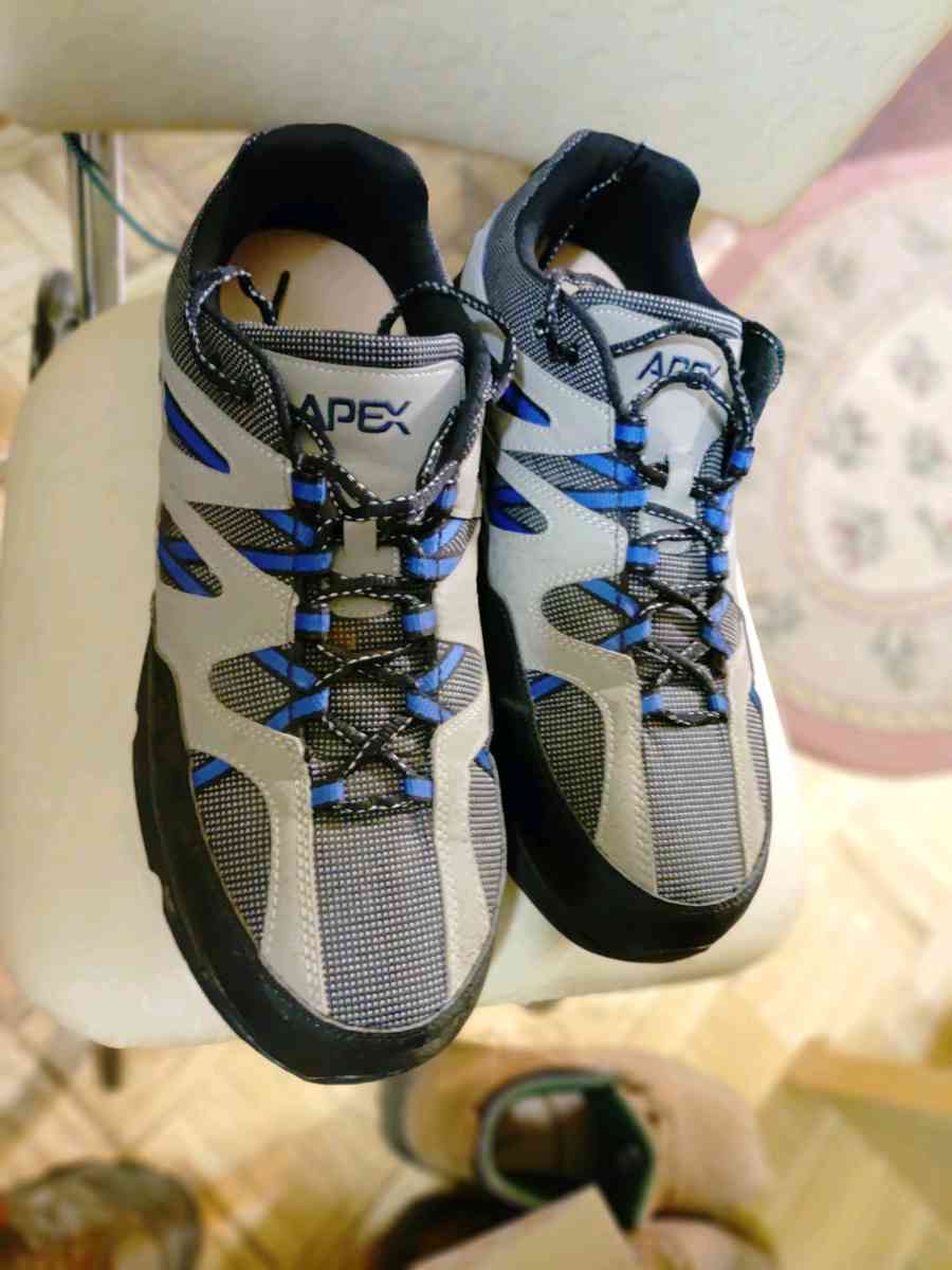 Apex Running Hiking Shoes - Maple Heights, Ohio - FleaMarketBay