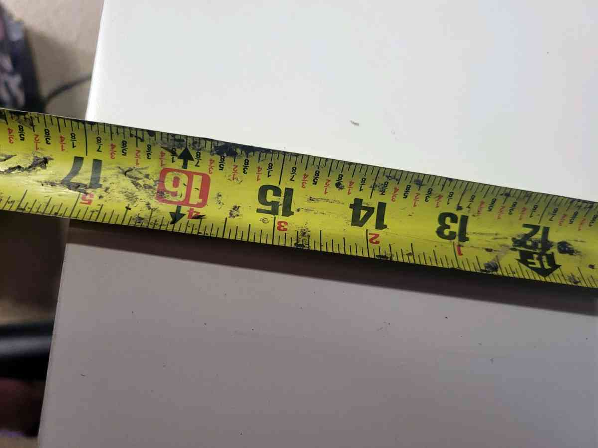 white  desk - Chicago, Illinois - FleaMarketBay