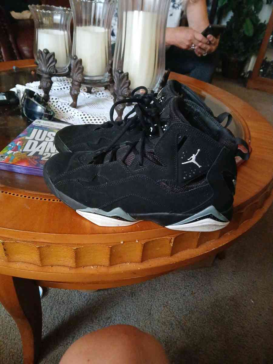 Jordans true flights size 10 mens black and white - Dayton, Ohio