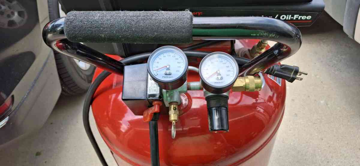 craftsman 33gallon 150 psi air compressor like new - Colorado Springs, Colorado - FleaMarketBay