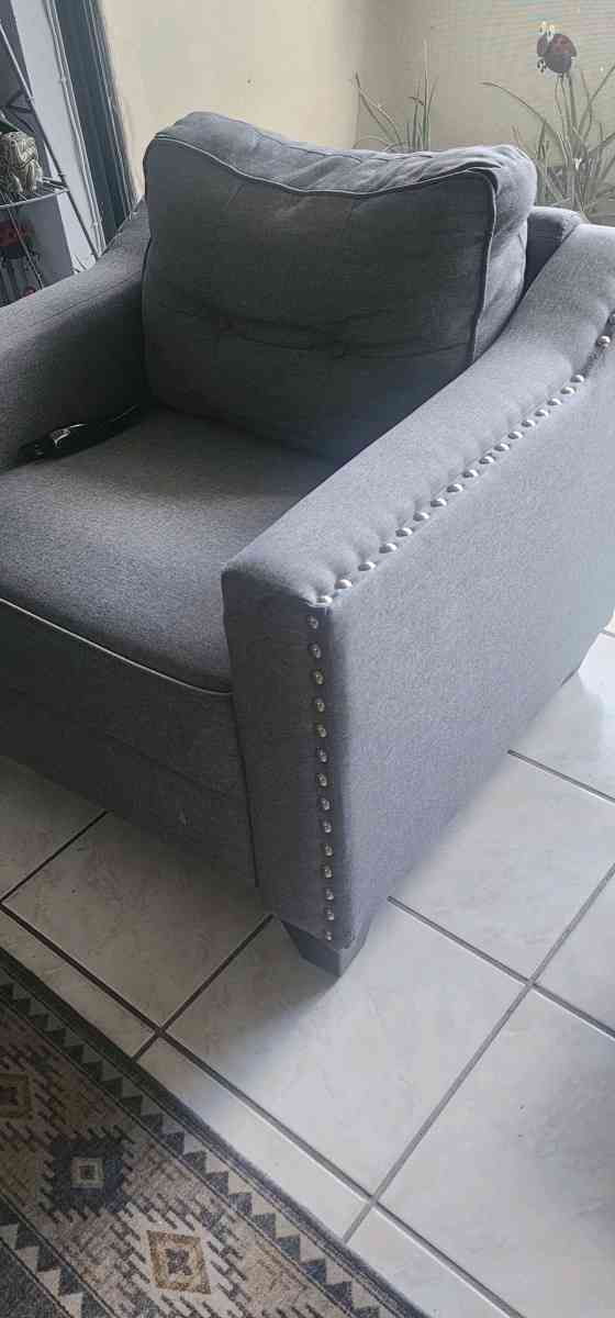 regalamos 3 sillones en buen estado kendall area 786 3375980 - Miami, Florida - FleaMarketBay