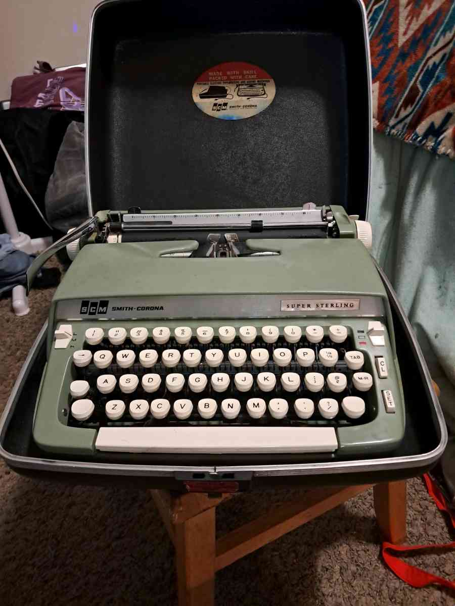 vintage typewriter - Somerset, Kentucky