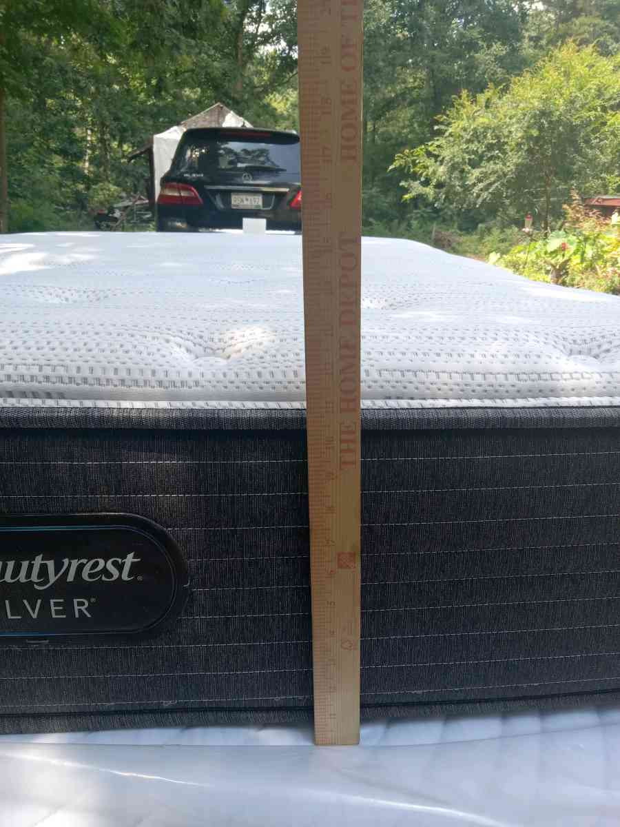 queen Matress set - Greer, South Carolina - FleaMarketBay