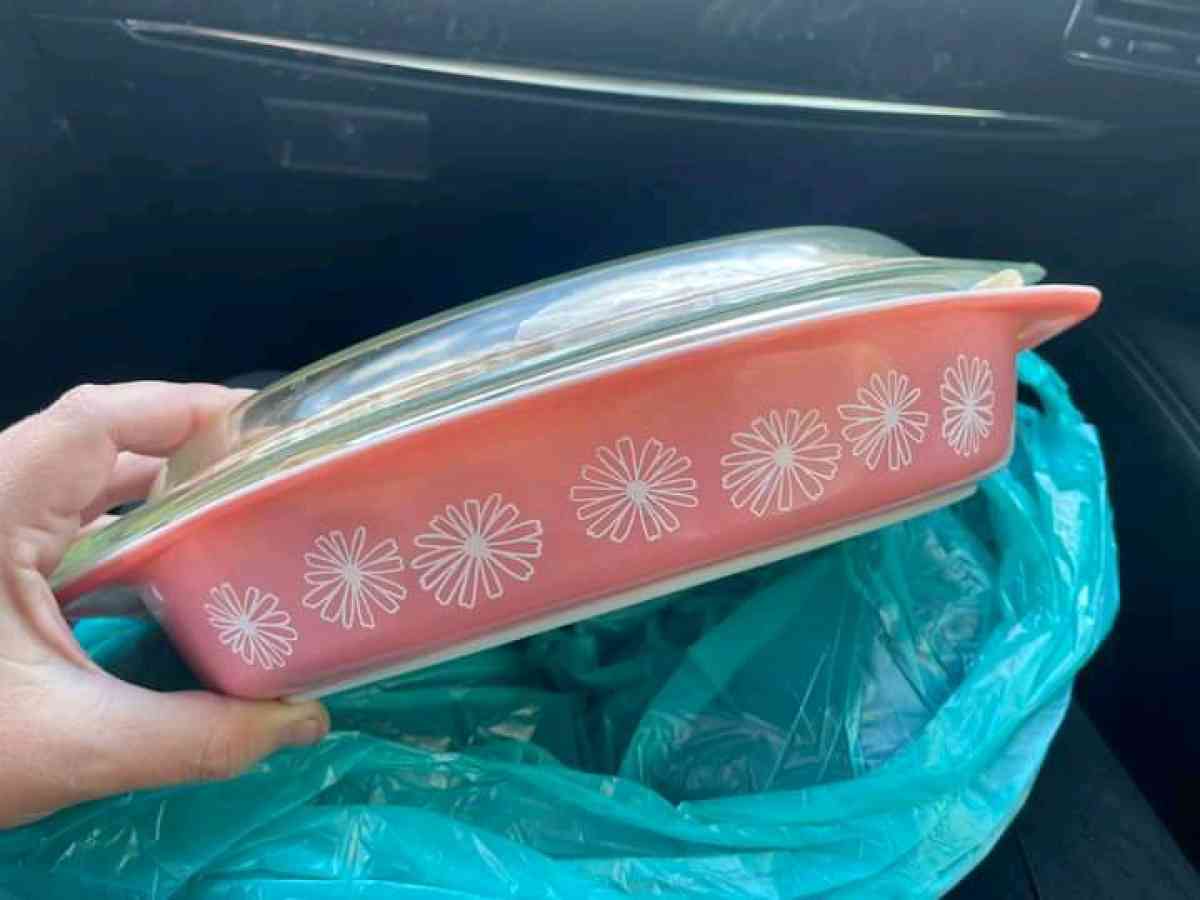 pink pyrex set and turquoise pyrex set - Springfield, Ohio - FleaMarketBay