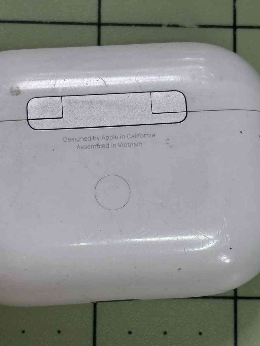 Genuine Apple AirPods Pro 1st Gen Charging Case A2190 Case O - Brooklyn, New York - FleaMarketBay