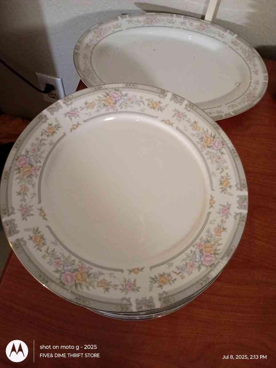 Southampton fine china over 30 piece - Richmond, Virginia - FleaMarketBay