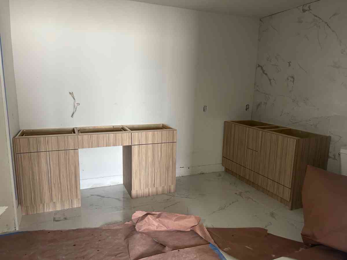 New Modern Bathroom cabinets - Miami, Florida - FleaMarketBay