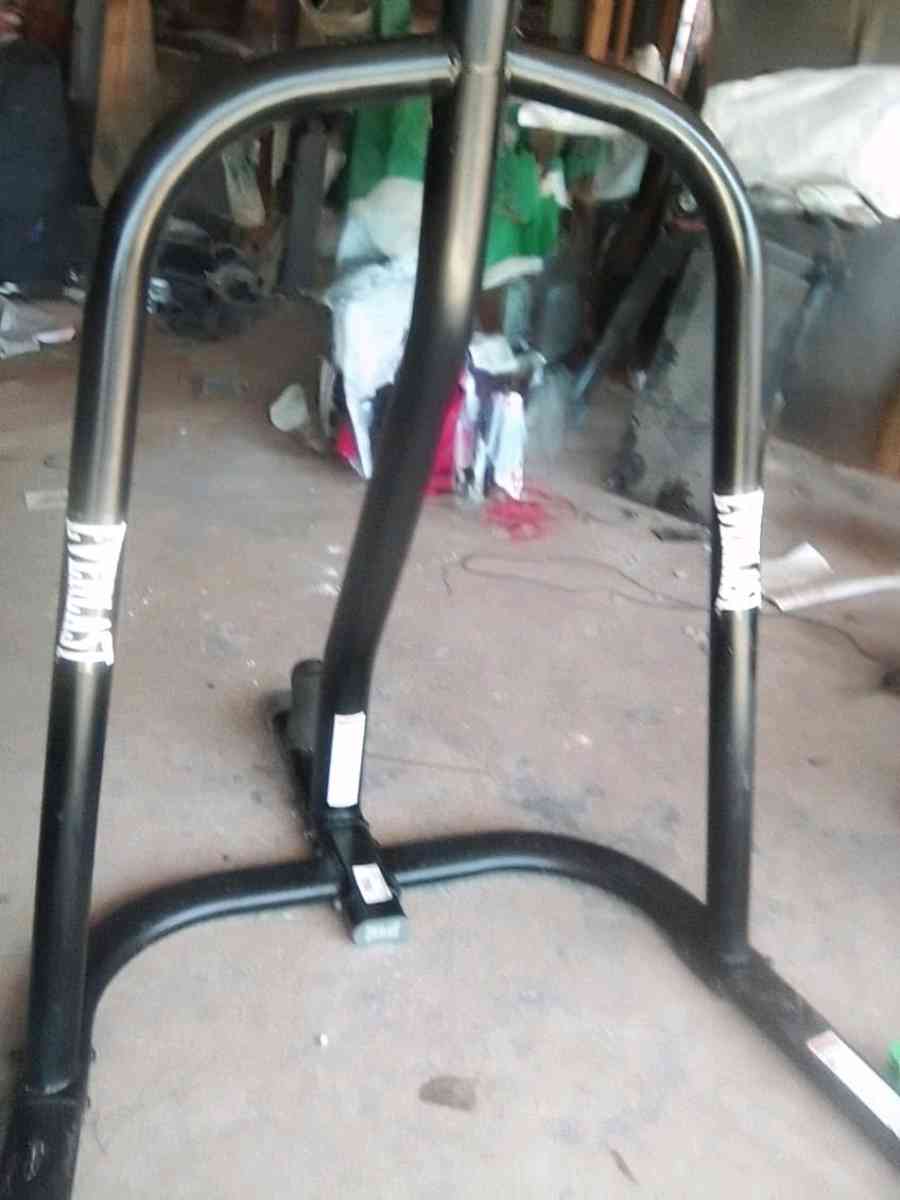 Everlast Punching Bag Equipment - El Paso, Texas - FleaMarketBay