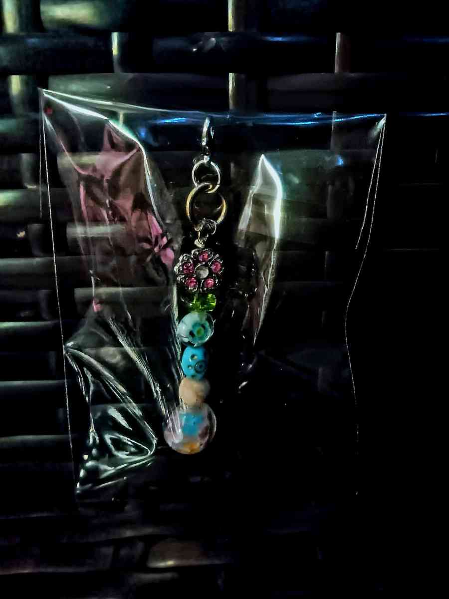 jewelry and keychains - Flowery Branch, Georgia - FleaMarketBay