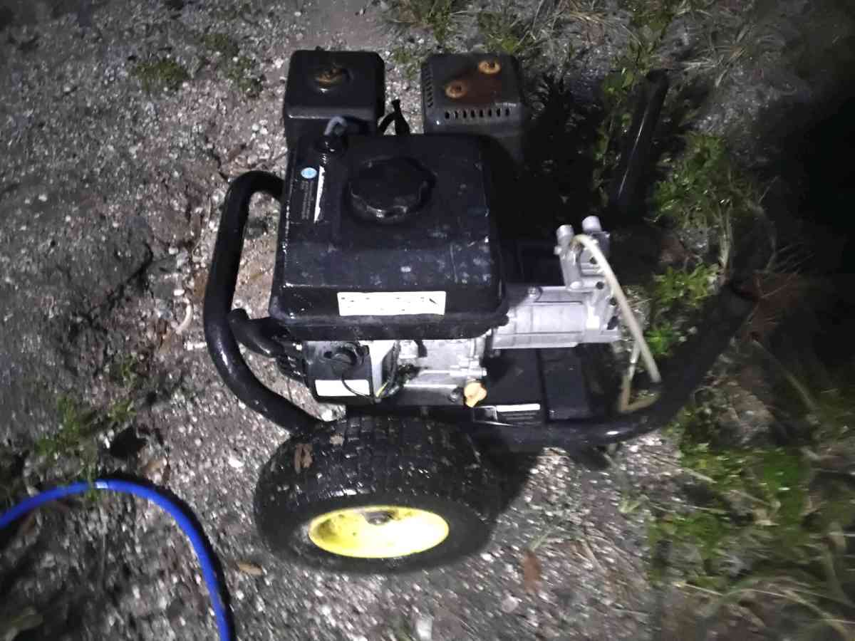 3600 psi power washer - Okeechobee, Florida - FleaMarketBay