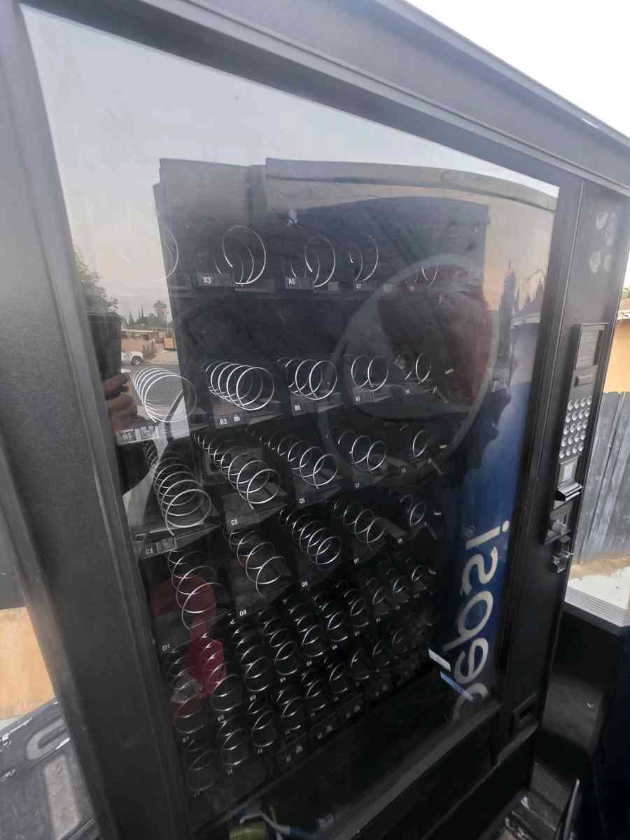 VENDING MACHINES - Rialto, California - FleaMarketBay
