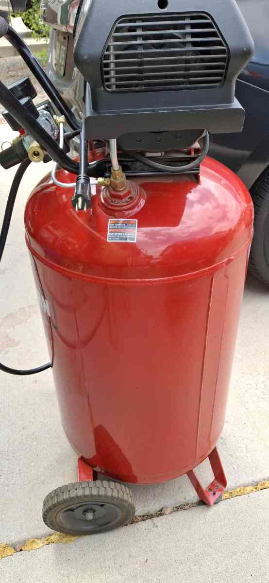 craftsman 33gallon 150 psi air compressor like new - Colorado Springs, Colorado - FleaMarketBay