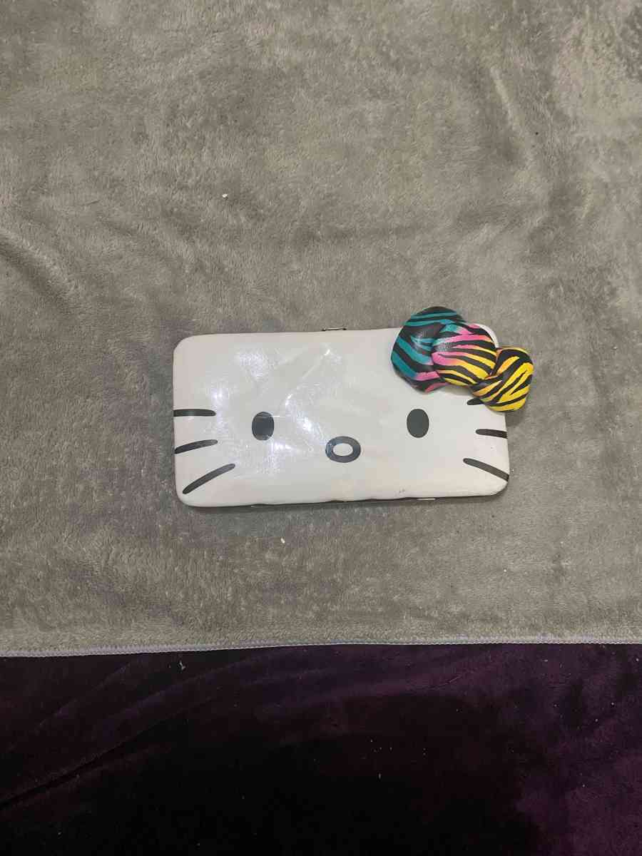 hello kitty wallet - Houston, Texas - FleaMarketBay