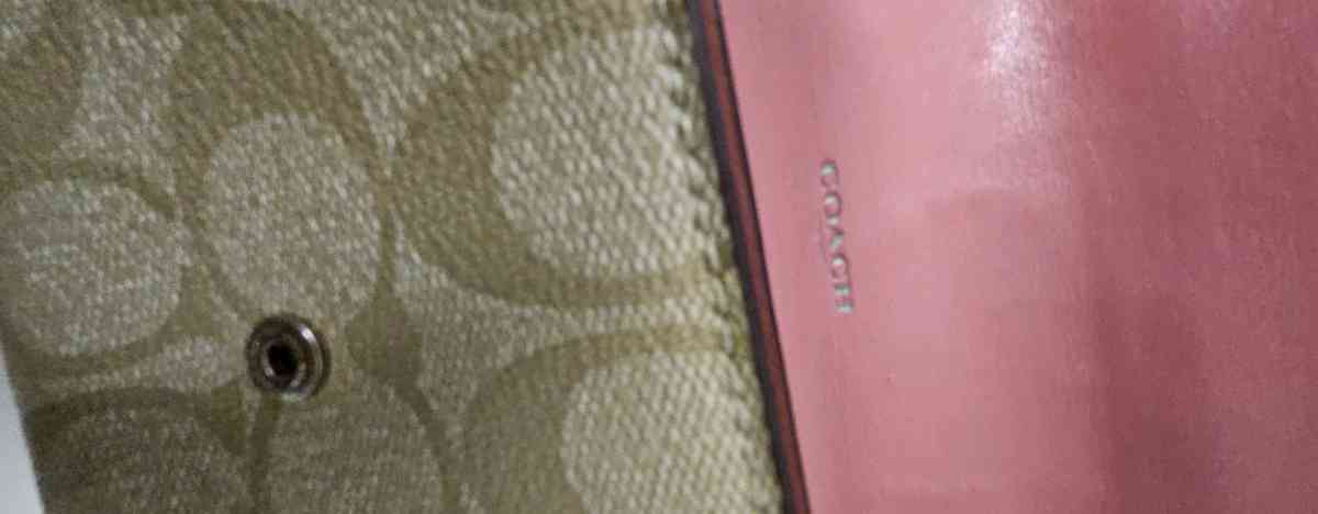 PINK COACH PURSE - Brentwood, Tennessee - FleaMarketBay