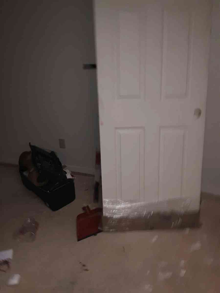 2 door - Cincinnati, Ohio - FleaMarketBay