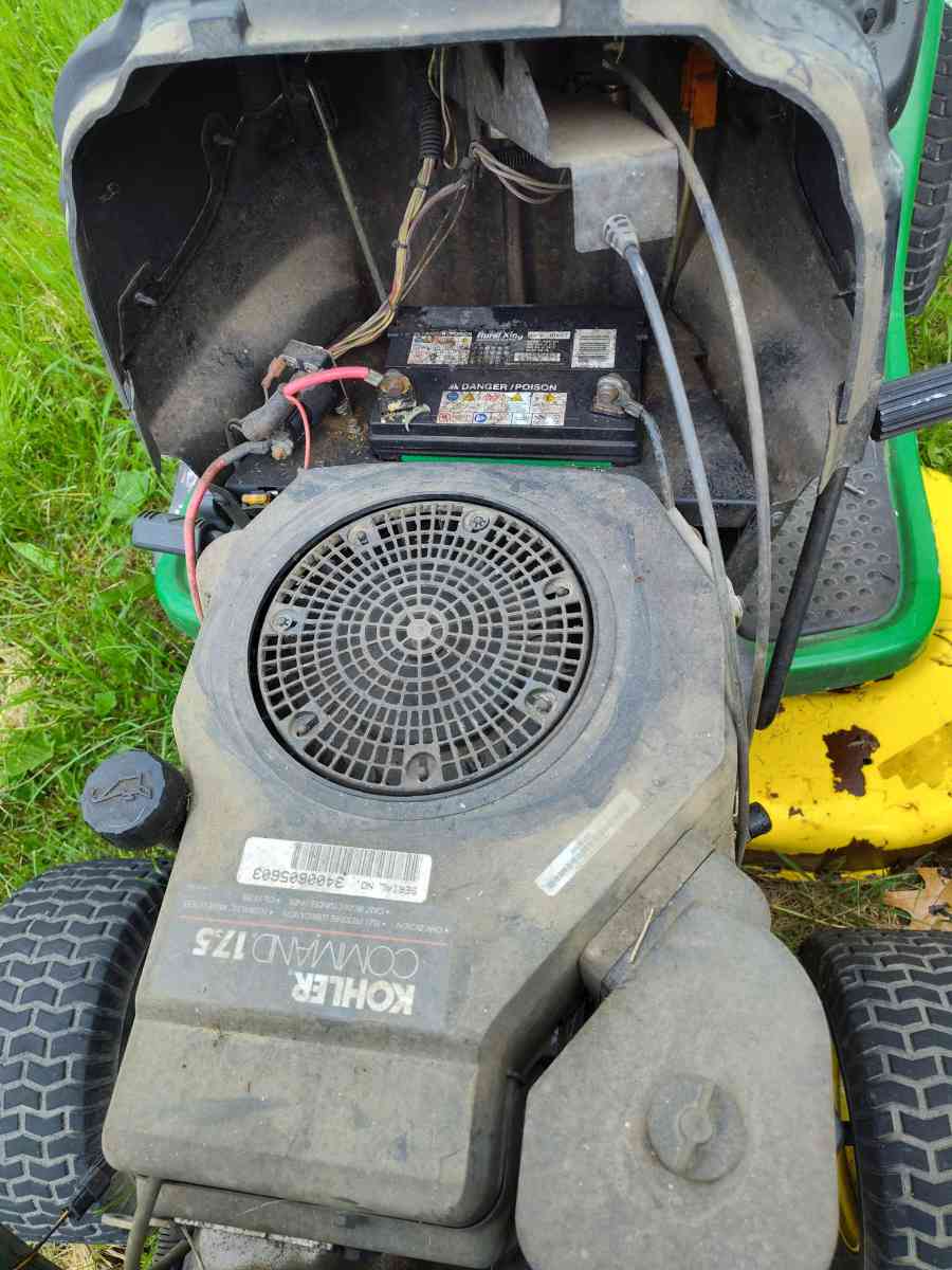 John Deere riding mower - Beckley, West Virginia - FleaMarketBay
