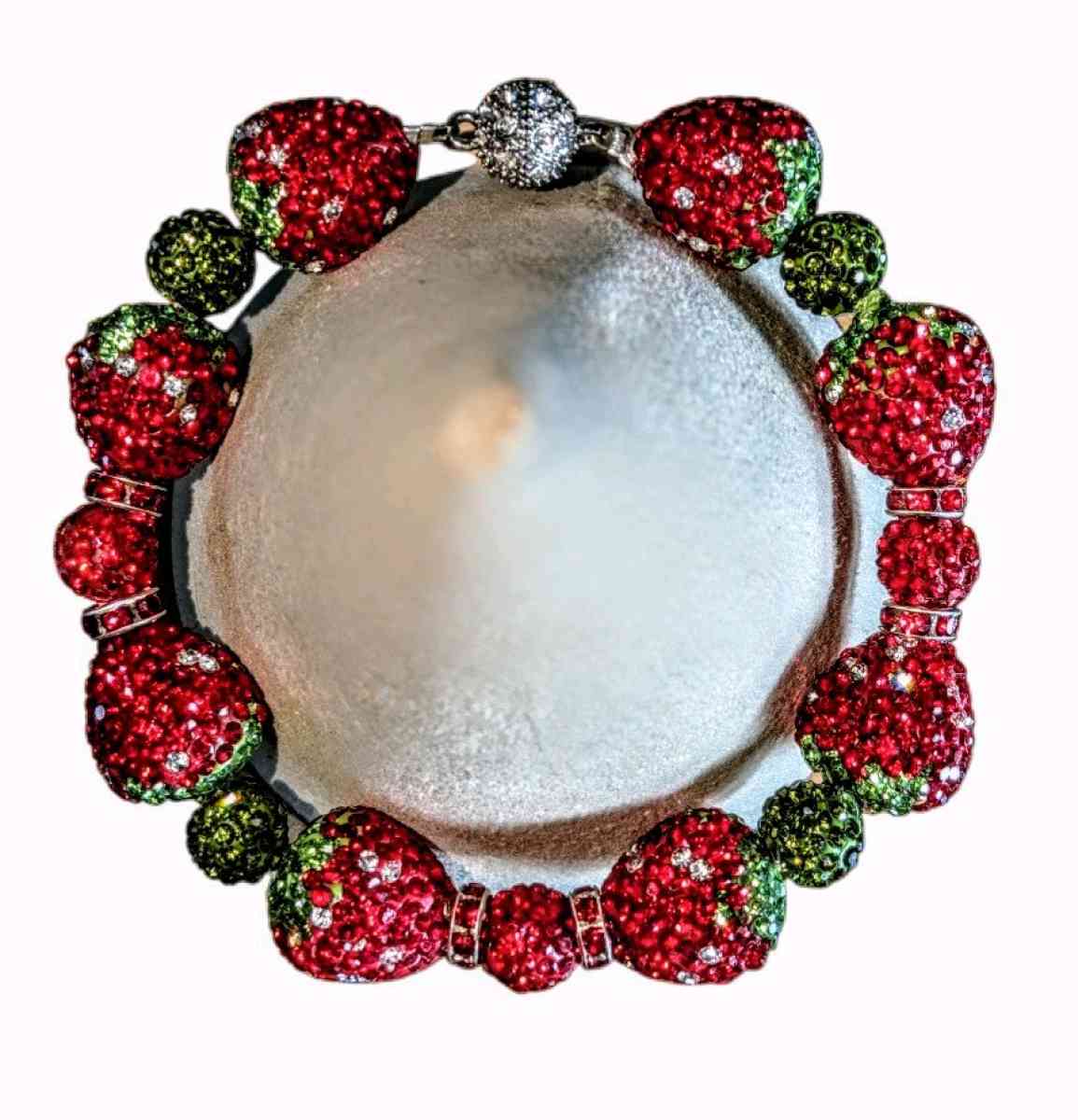 Strawberry beads Bracelet - Decatur, Illinois - FleaMarketBay