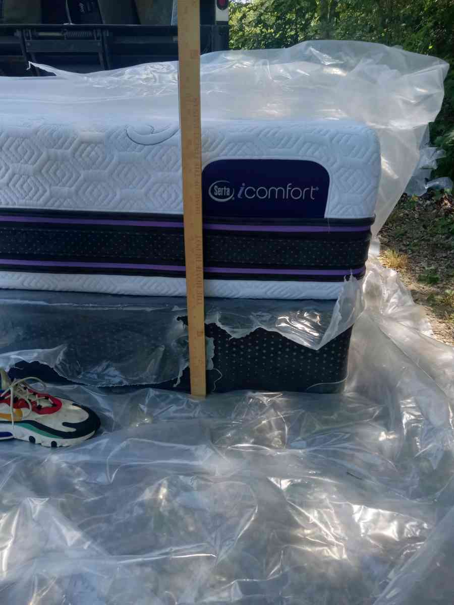 King matress set - Greer, South Carolina