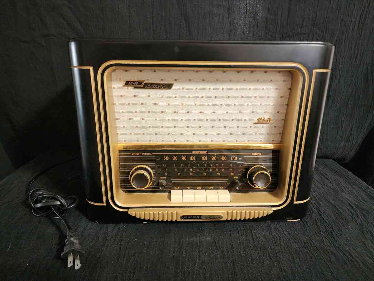 Grundig classic 960 replica radio - Knoxville, Tennessee