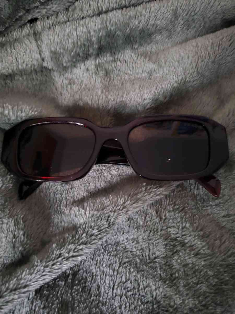 prada sunglasses - Haines City, Florida - FleaMarketBay