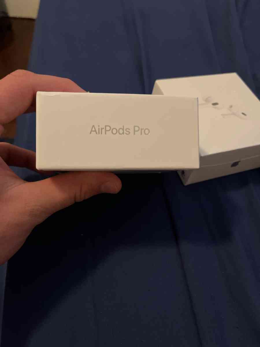 Brand new Apple AirPods 2nd generation - Oklahoma City, Oklahoma - FleaMarketBay