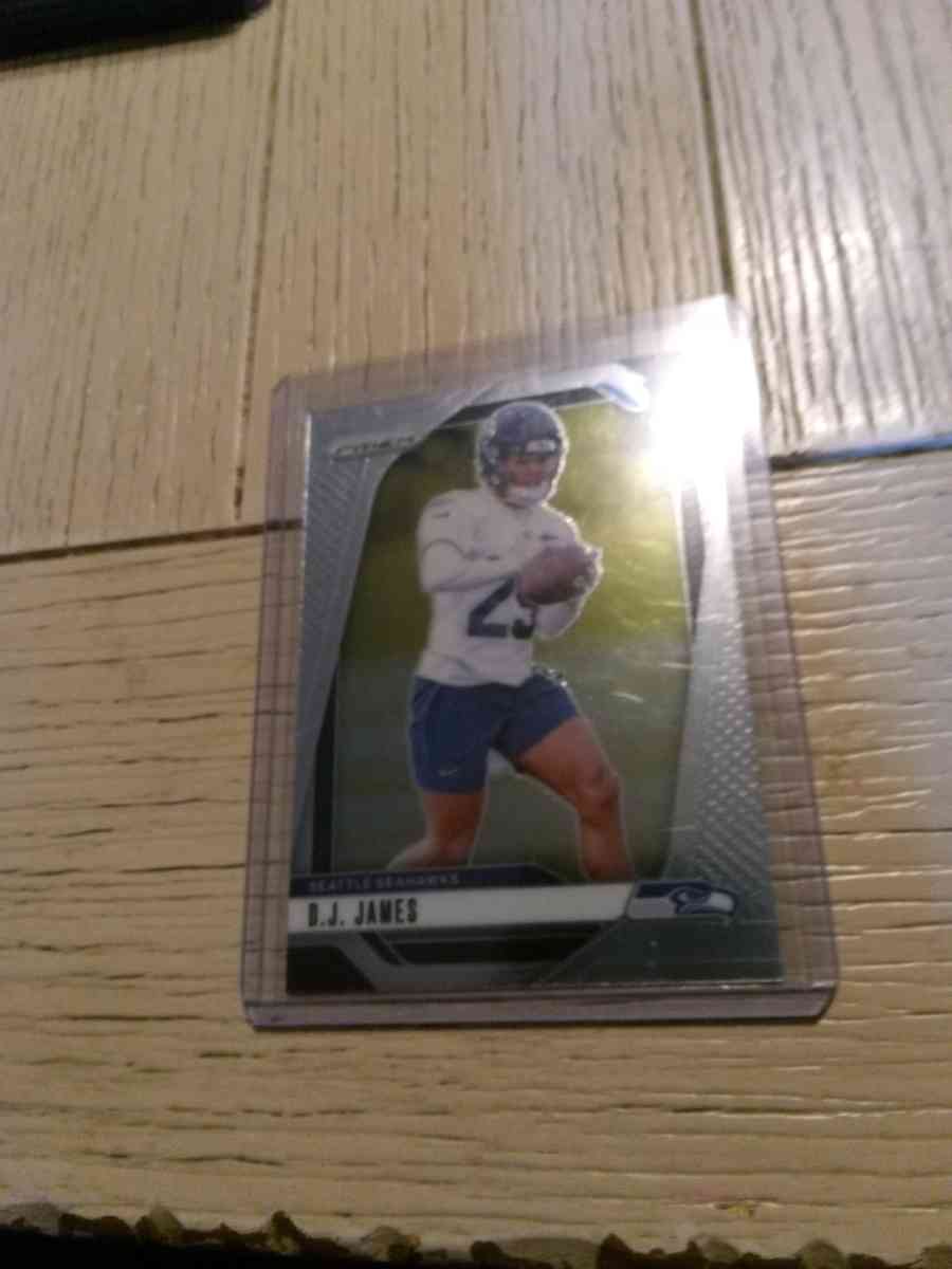 4 card prizm rookie card lot - Milwaukee, Wisconsin - FleaMarketBay