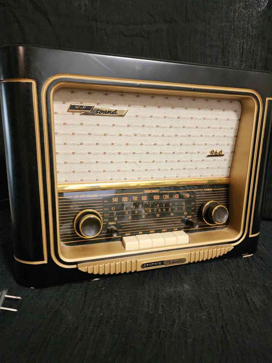 Grundig classic 960 replica radio - Knoxville, Tennessee - FleaMarketBay
