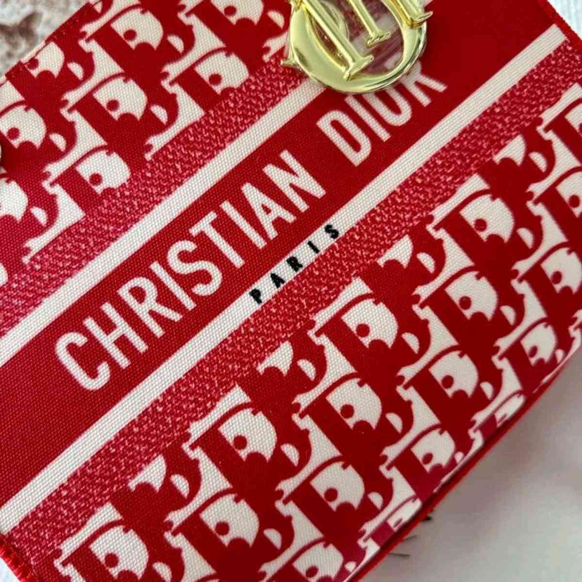 Fashion Shoulder and Handle Bag - Las Vegas, Nevada - FleaMarketBay