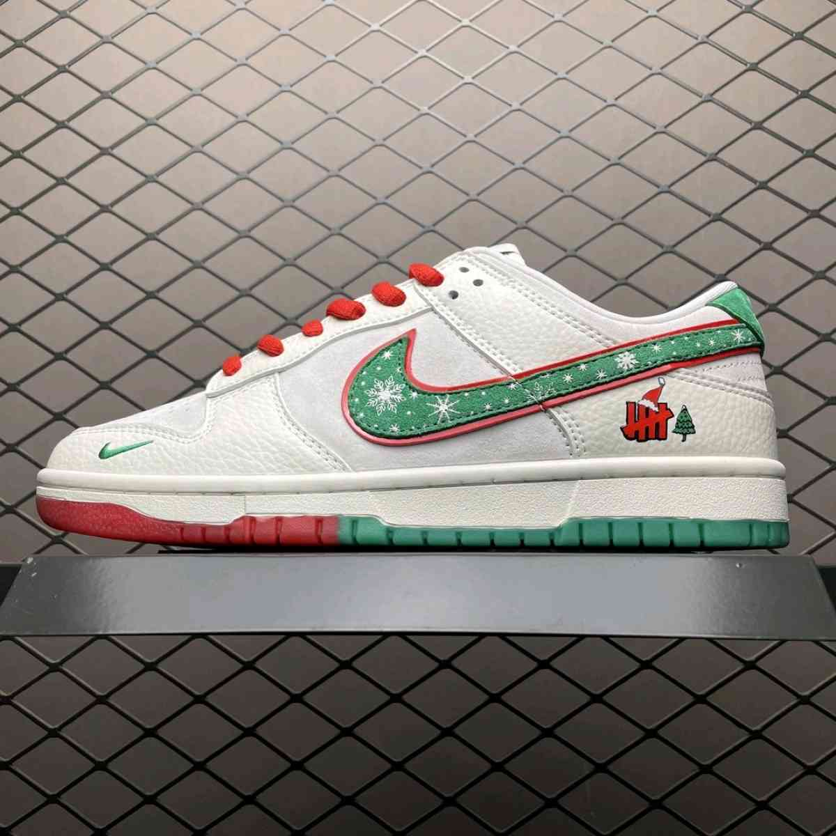 Nike Dunk Low x Undefeated Christmas Concepts - Kissimmee, Florida