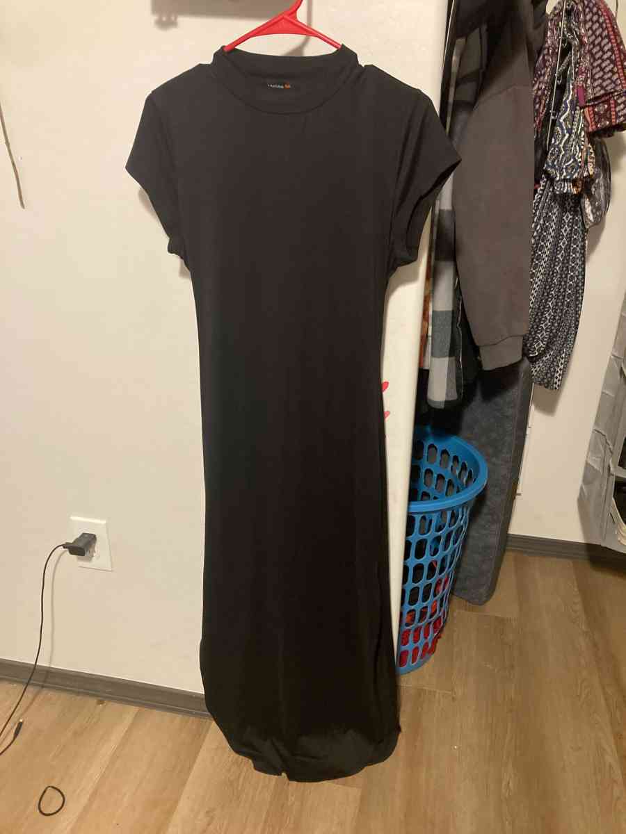 black long dress - Glendale, Arizona - FleaMarketBay