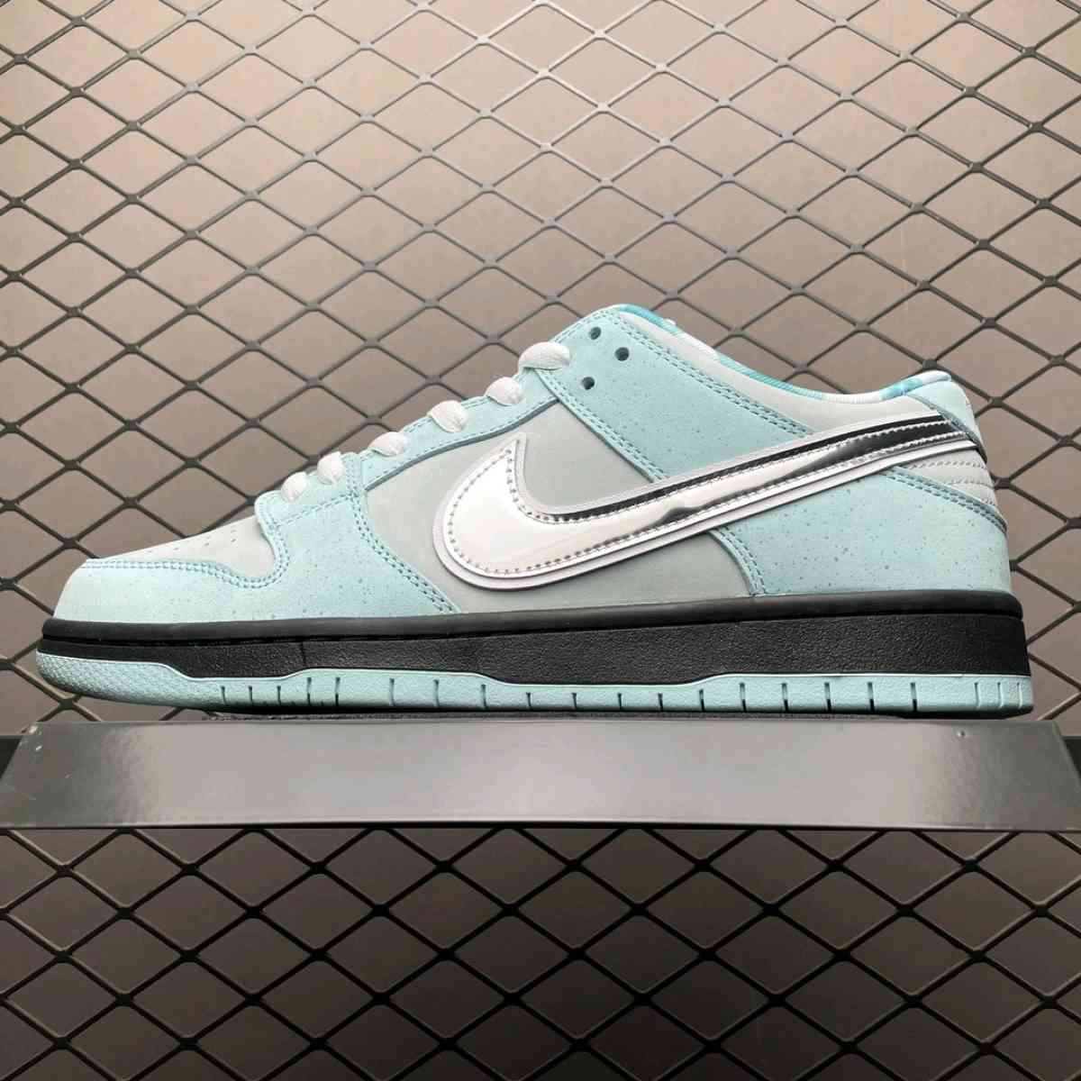 Nike SB Dunk X Tiffany Lobster Concepts - Kissimmee, Florida