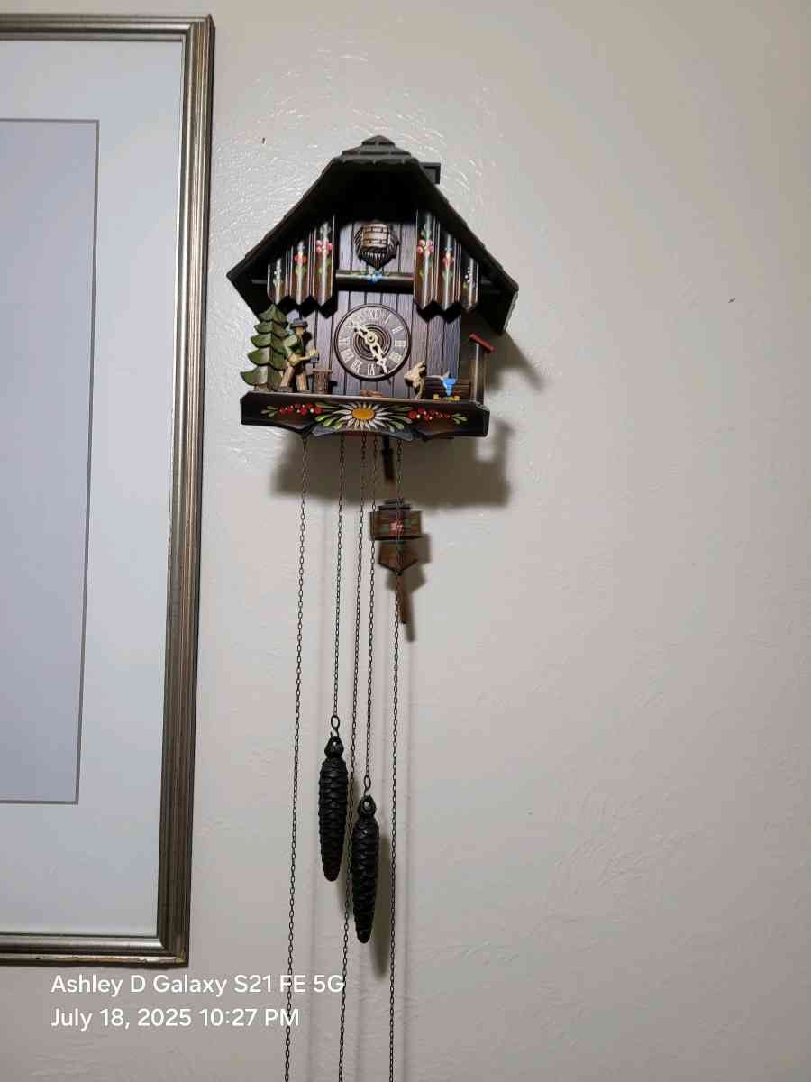 1970s vintage German cuckoo clock with pine cones and pineap