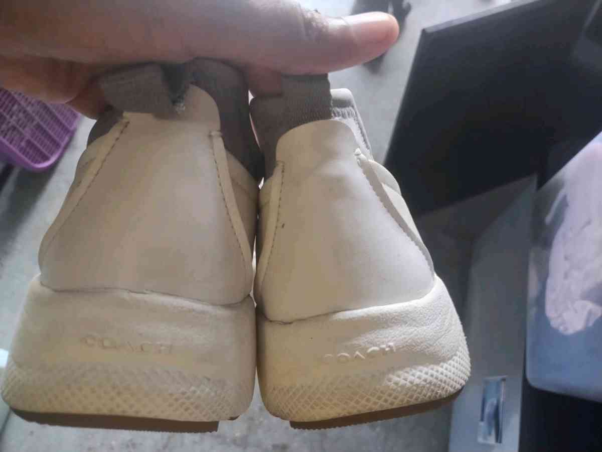 shoes - Port Richey, Florida - FleaMarketBay