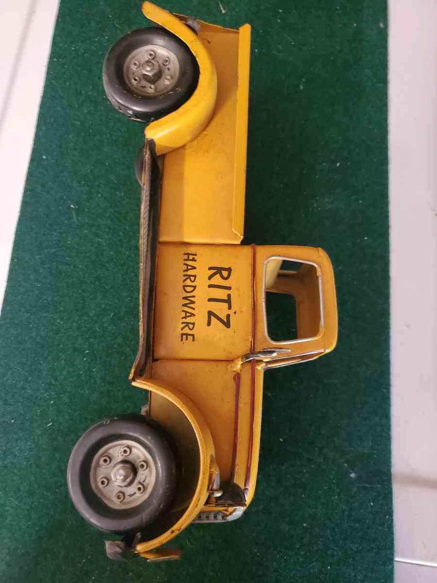 Vintage Ritz Truck - Mary Esther, Florida - FleaMarketBay