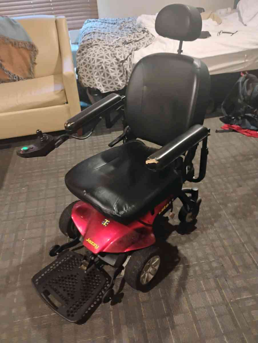 Jazzy Elite es power chair - Baton Rouge, Louisiana - FleaMarketBay