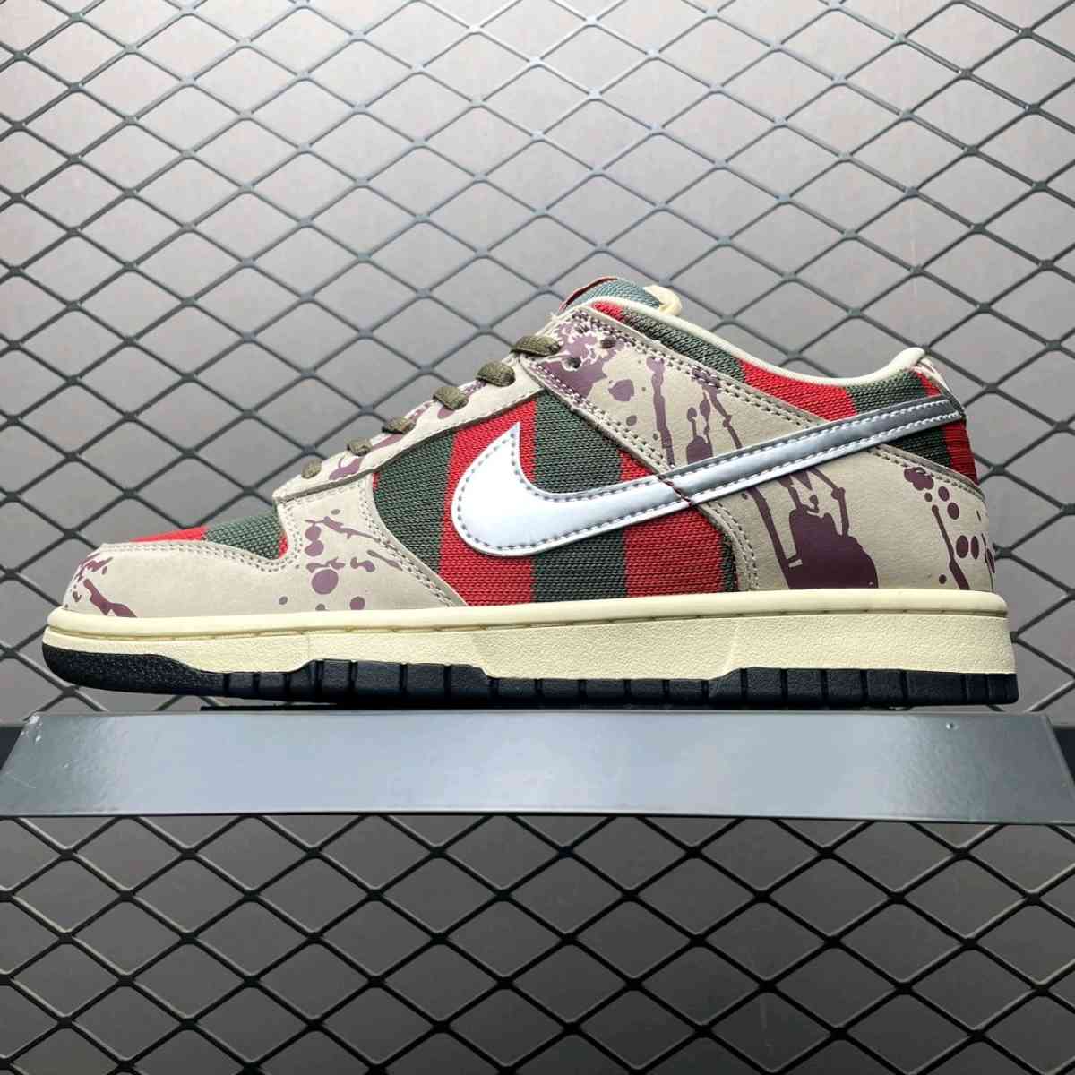 Nike Dunk SB Low X Freddy Krueger - Kissimmee, Florida