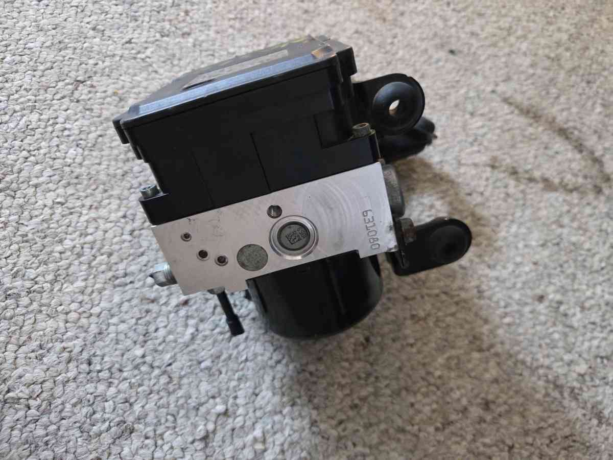 abs control module mazda - Villa Park, Illinois - FleaMarketBay