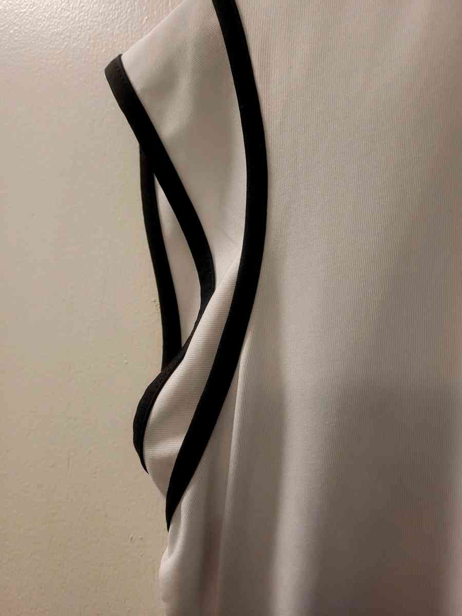 Womens Blouse - Tabernacle, New Jersey - FleaMarketBay