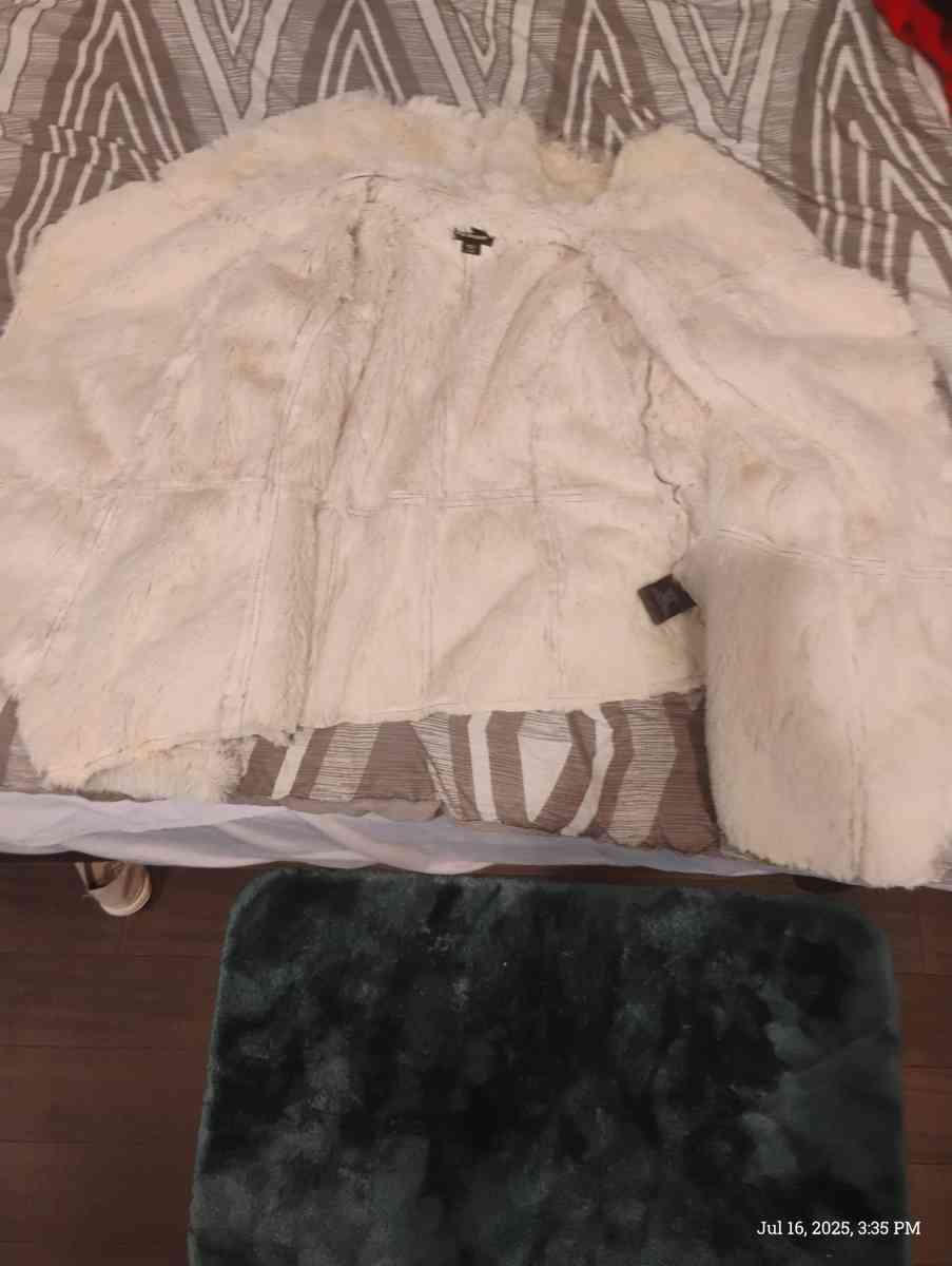 coats - Allentown, Pennsylvania - FleaMarketBay