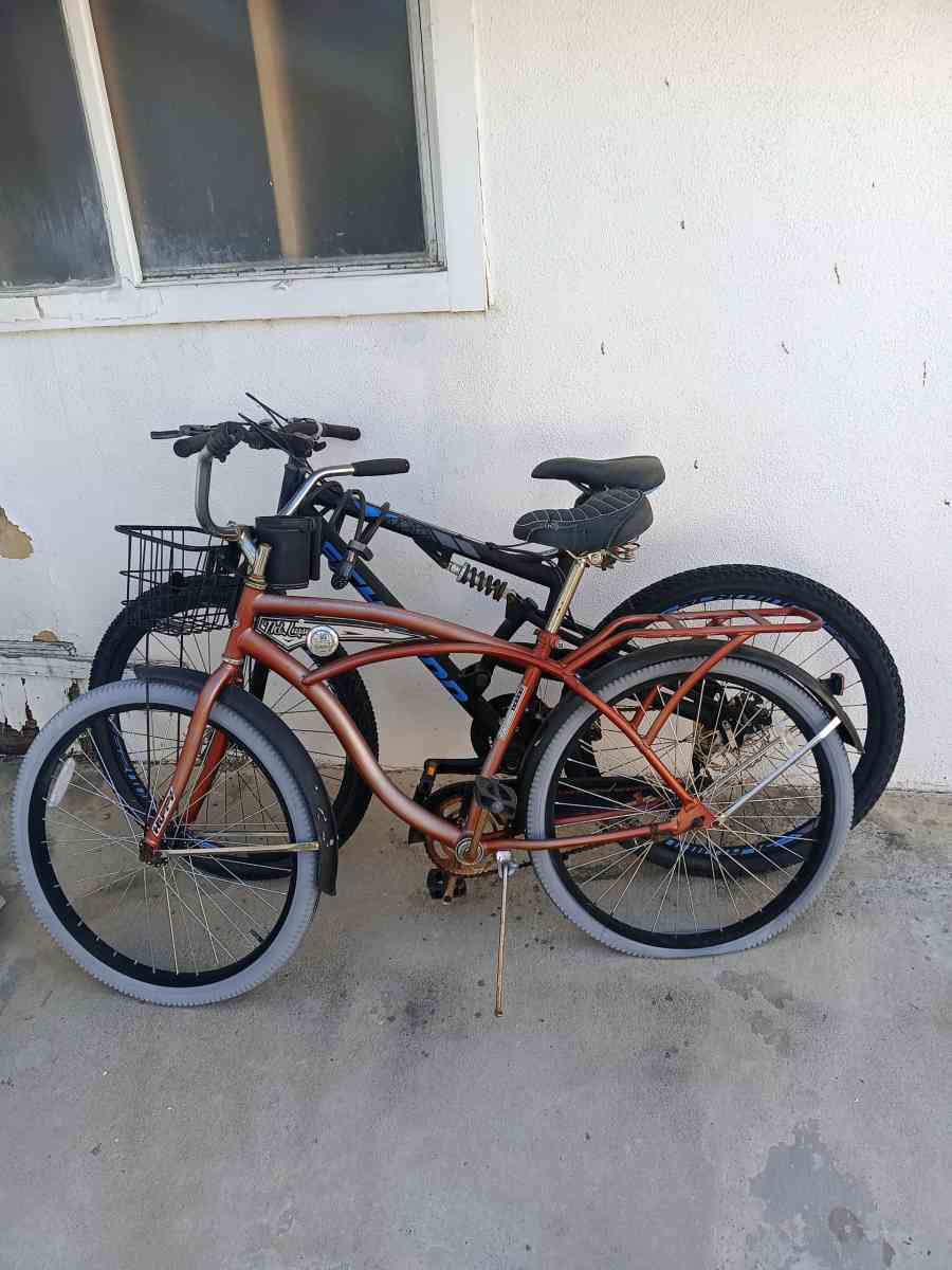 blue and black mountain bike - Woodland Hills, California